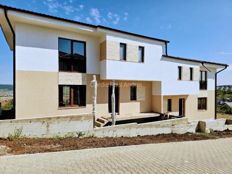 Casa alipită Dezmir Casa alipită Dezmir