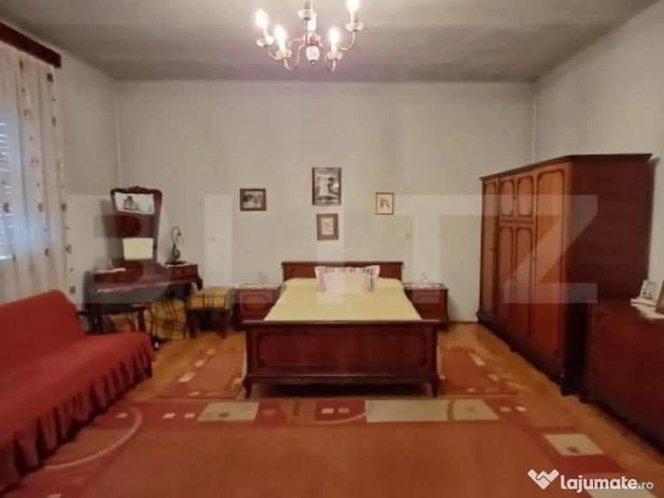 Casa renovabila cu 2 spatii comerciale, 416.6 mp, teren de 7 - 3