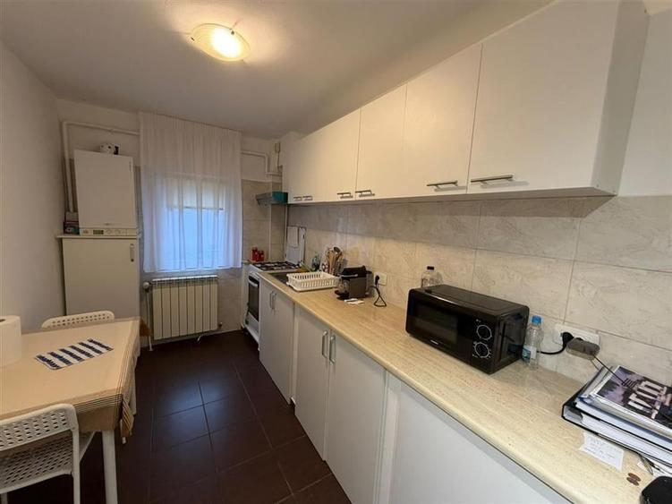 Garsoniera confort 1 , parter, 40mp, mobilata si utilata , B-dul Bucuresti - 4