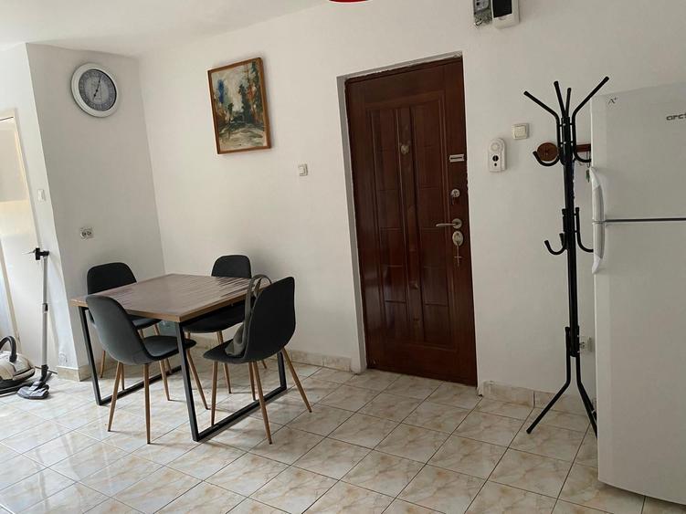Inchiriez apartament 3 camere decomandat str Grigore Alexandrescu - 1