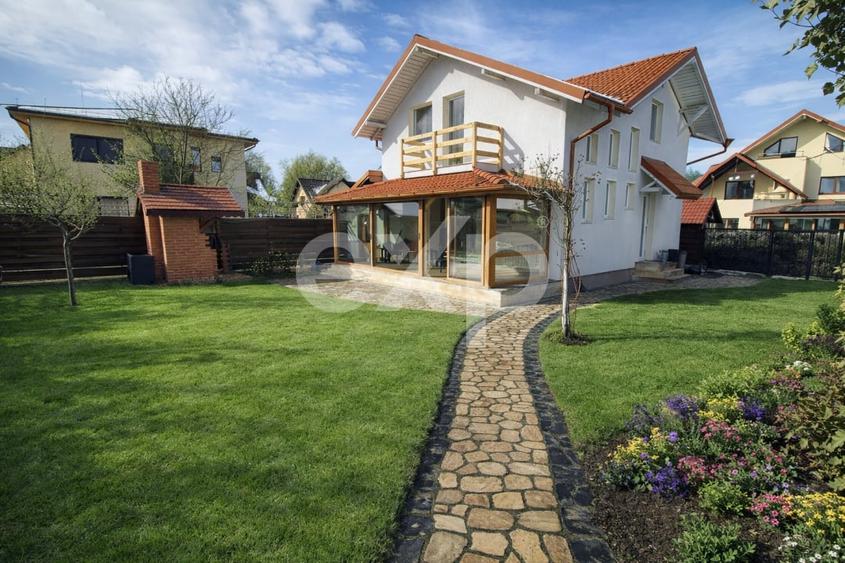 Casa mobilata, cu garaj si foisor – Zona linistita in Nordul Pitestiului - 1