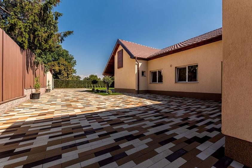 Casă individuală cu 4 camere cu Canalizare în Aradul Nou