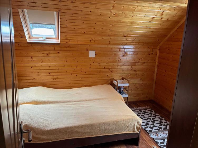 vand cabana in statiunea M.Baisorii - 1