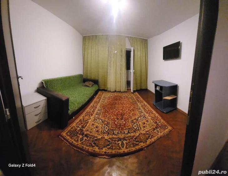 PROPRIETAR vand apartament decomandat 2 camere - 8