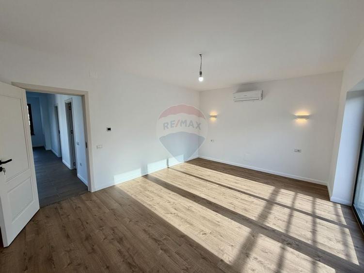 Casa / Vila cu 4 camere de vanzare in zona Nord - 5