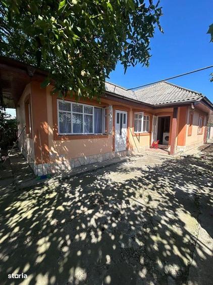 De vanzare casa la 5 min de Roman, suprafata teren 900 mp, 55.000 euro - 1
