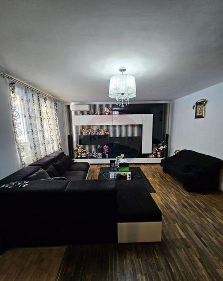 VILA individuala - 5 camere - zona soseaua Petrican, mobi... - 4