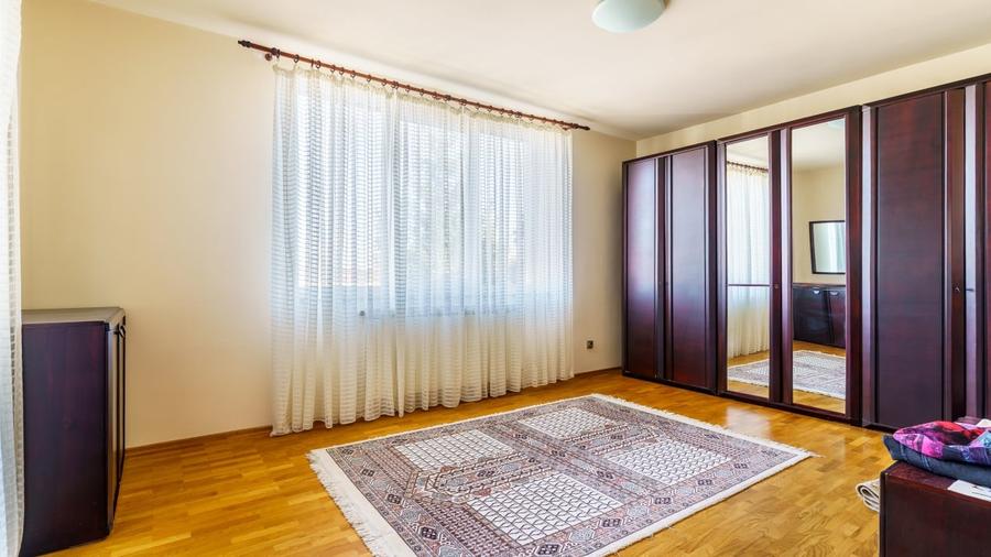 Casa individuala  de vanzare - cartier Europa - 18