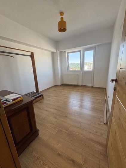 Apartament 3 camere in Campina - 1