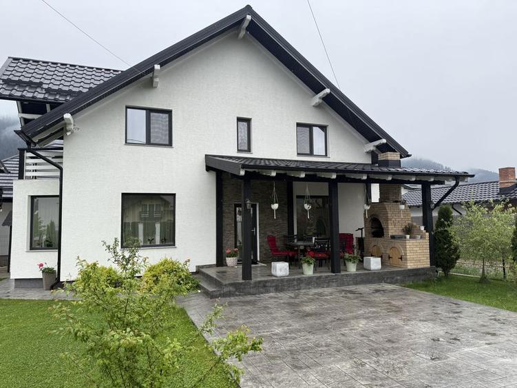 Casa spatioasa cu gradina si anexa situata intr-o zona linistita - 12
