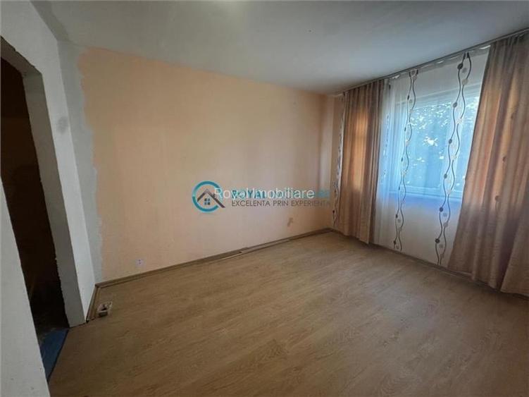 Royal Imobiliare - Vanzare Garsoniera zona Mihai Bravu