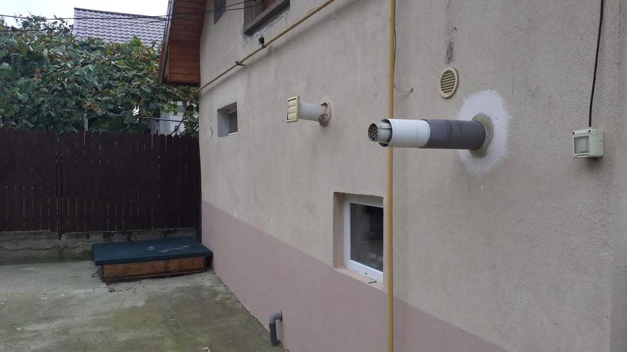 Casa cu 3 camere , bucatarie,baie,situata la 8,5 Km de Selgros Craiova - 1