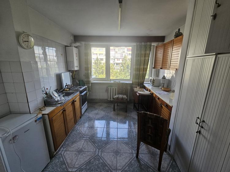 Apartament cu 3 camere semidecomandat, mobilat în Grigorescu