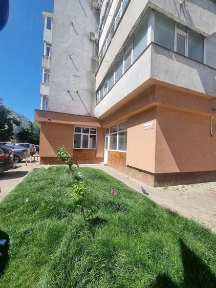Spațiu comercial, de 80 mp, în Galata