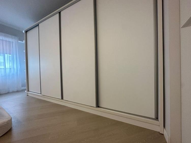 Apartament cu 3 camere decomandat în Exterior Vest