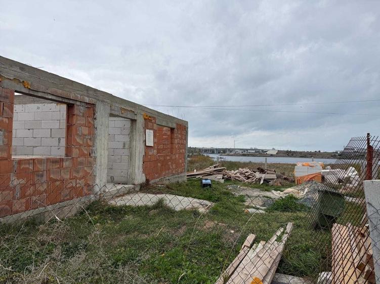 Casă cu 4 camere în Sud
