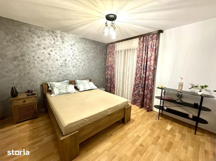 Casă cu 5 camere cu Teren 600 Mp în Lunei