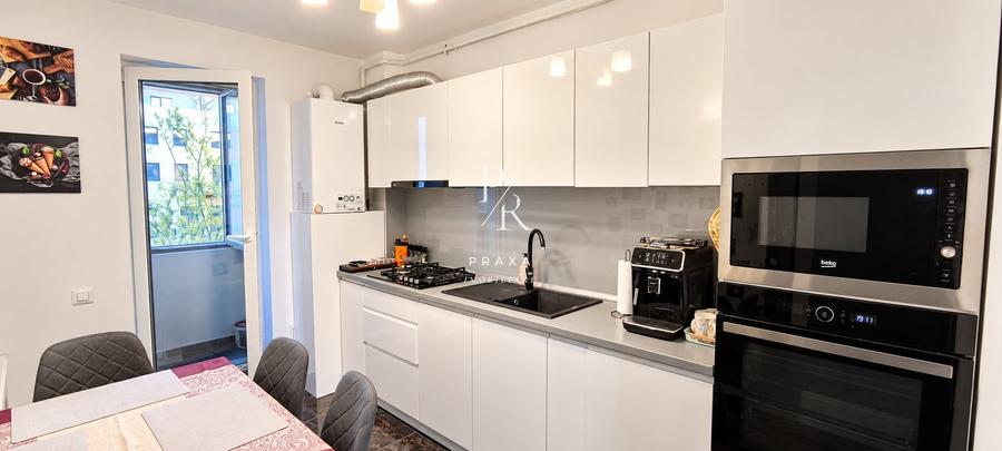 Apartament cu 3 camere decomandat, mobilat în Florești