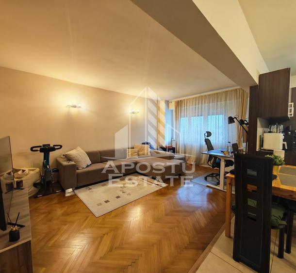 Apartament cu 3 camere decomandat în Aradului