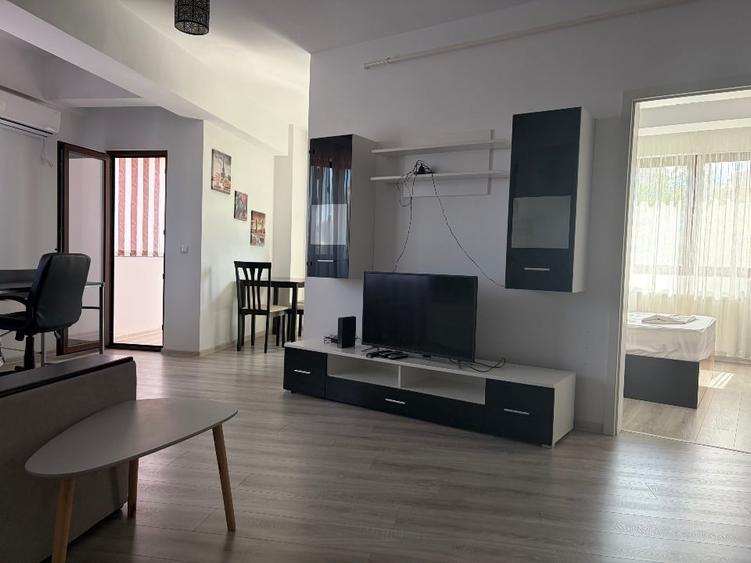 Apartament cu 2 camere decomandat, mobilat în Central