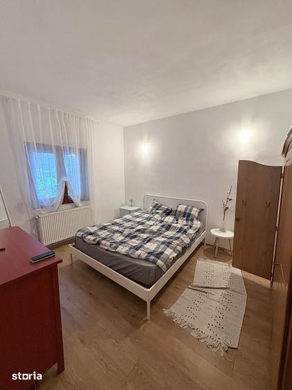 Casă cu 7 camere cu Teren 500 Mp în Platoul Izvor