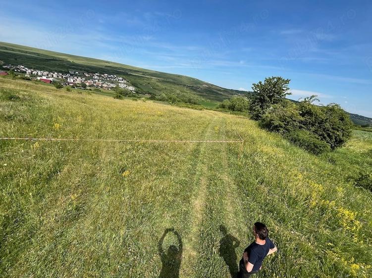 Vand teren pe strada Valea Chintaului Din Cluj-Napoca 1.463 mp si drum de acces 209 mp - 1
