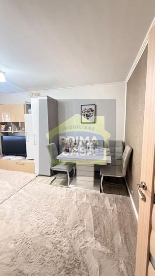 Apartament cu 3 camere decomandat în Hotvon