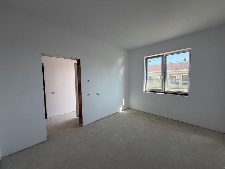 Duplex cu 3 camere cu Canalizare în Moșnița Nouă