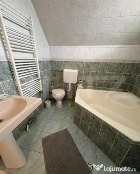 Apartament cu 5 camere decomandat în Central
