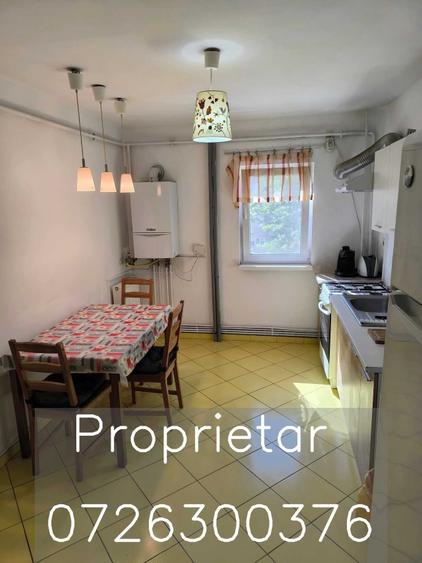 Apartament cu 4 camere decomandat în Sud