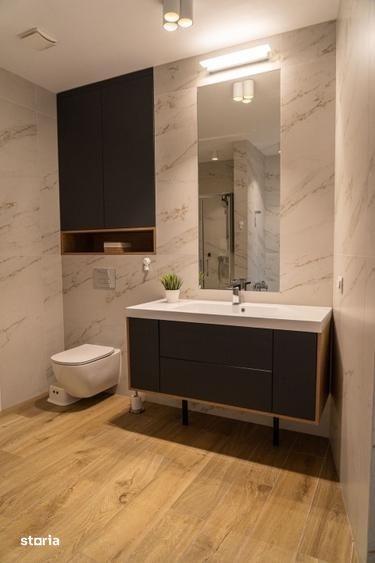 Apartament cu 5 camere decomandat, mobilat în Dacia