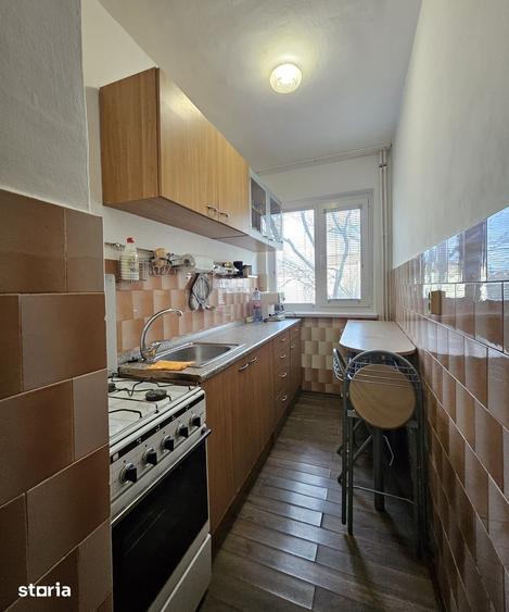 Apartament cu 3 camere decomandat în Nufărul