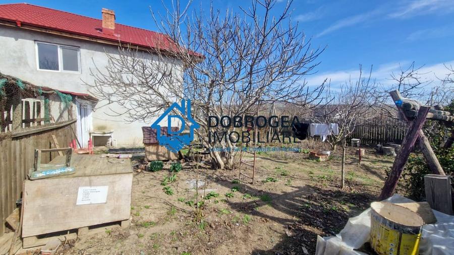 Casă individuală cu 6 camere cu Canalizare în Cataloi