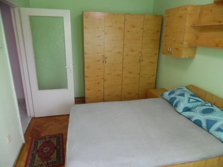 Inchiriez apartament 2 camere decomandat in Deva, zona Independentei, etaj 3, - 8