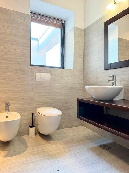 Apartament cu 4 camere decomandat în Dorobanți