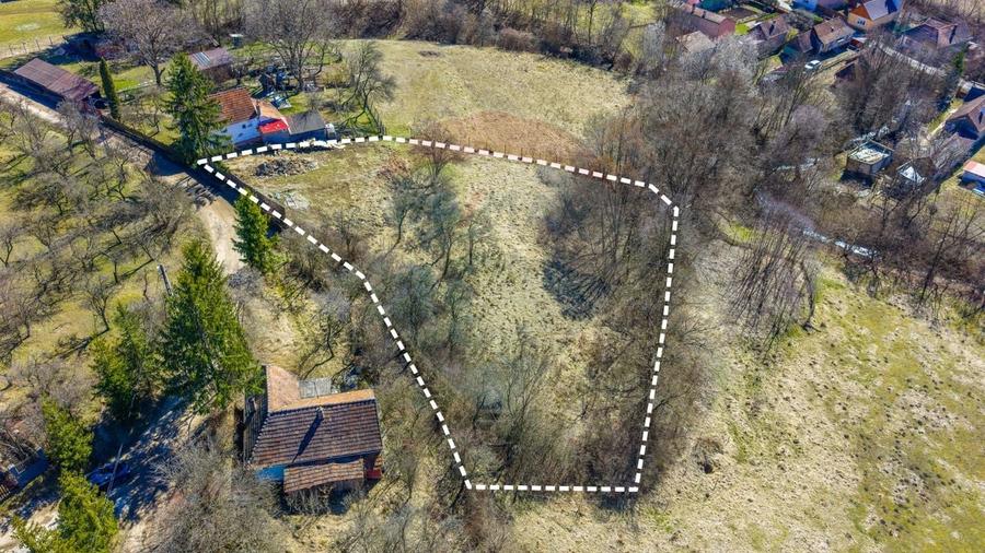 Teren Construcții intravilan de 2201 mp, în Vâlcele