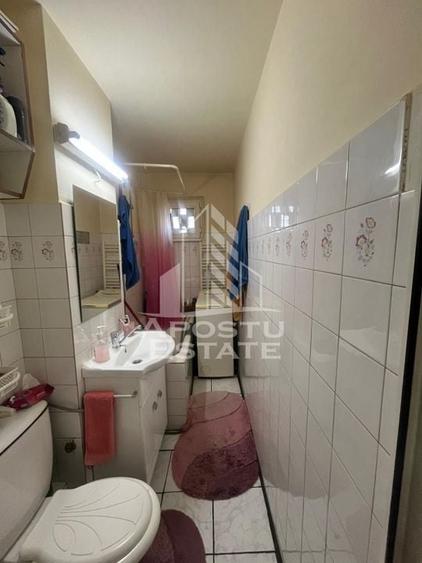 Apartament cu 4 camere, centrala proprie, zona Dacia - 11