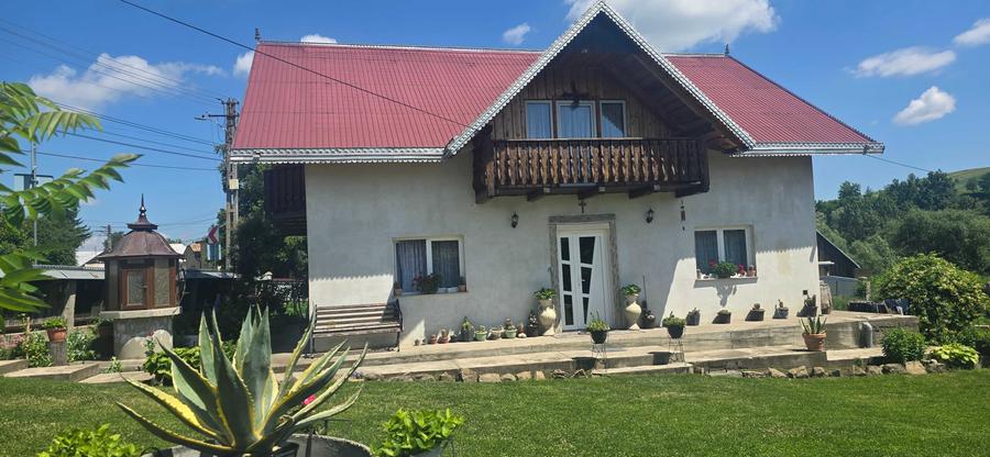 Casă cu 4 camere cu Teren 93 Mp în Zaharești