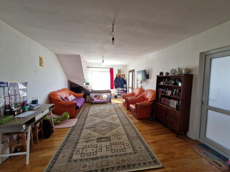 Mihailesti, vanzare vila P+M, 258mp, teren 912mp. - 3