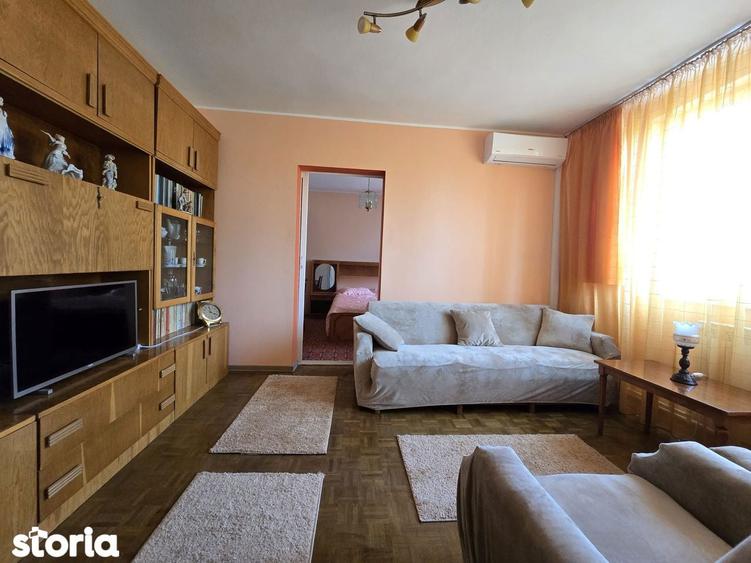 2 camere, Micro 19, zona Parma, etaj 1 - 3