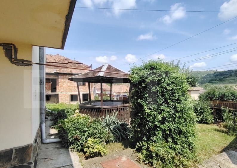 Casa solida cu pod, foi?or ?i 2 garaje in Tarnaveni - 8