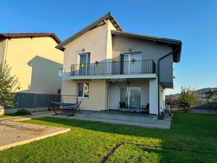 Casă modernă, 120 mp utili, teren 458 mp – Sanpetru, zona Lempesu