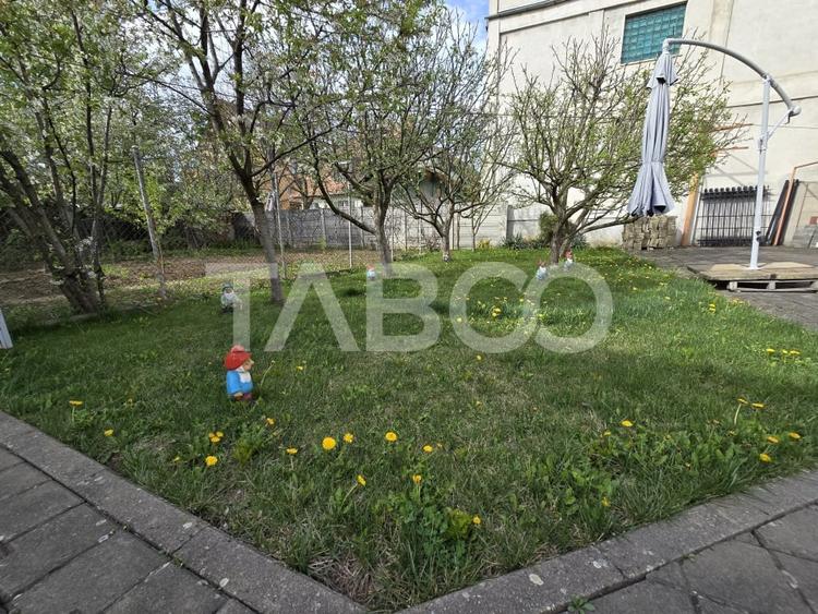 Casa individuala de vanzare teren 972 mp 2 garaje zona Sub Arini Sibiu - 2