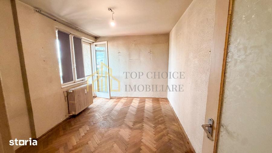 Apartament cu 3 camere decomandat în Tei