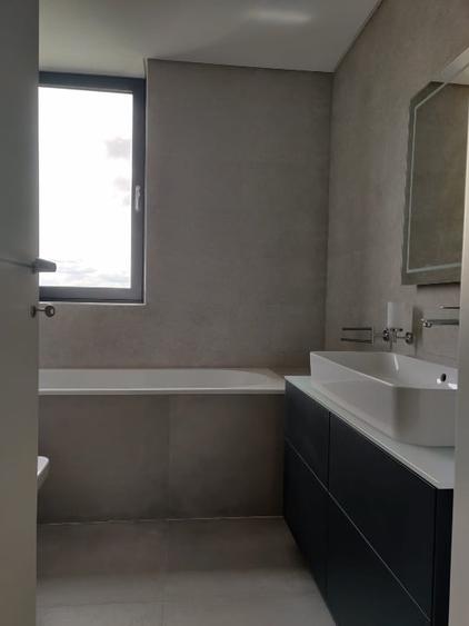 Apartament cu 5 camere decomandat, mobilat în Floreasca