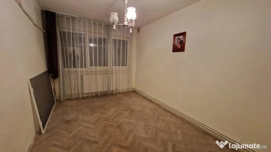 Apartament cu 2 camere semidecomandat în Viziru 1