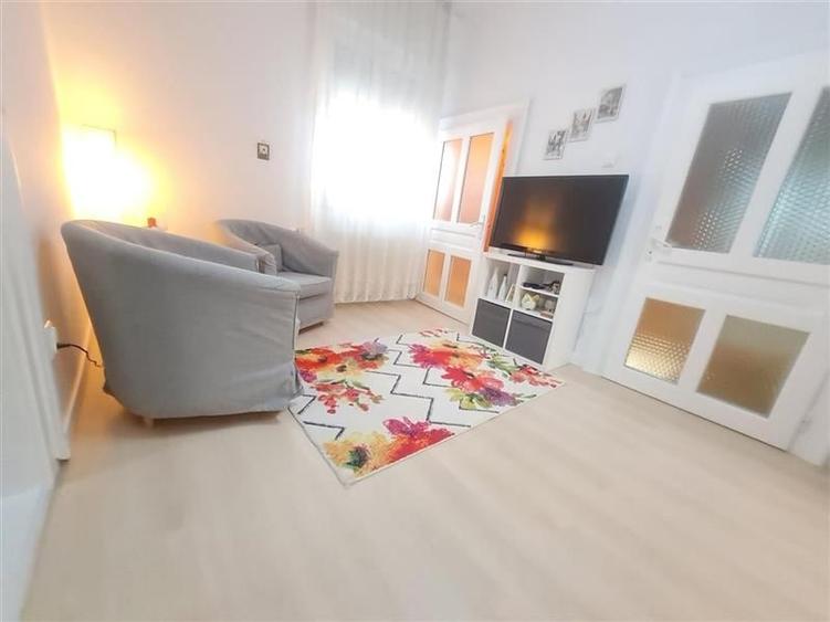 Casa, pe locatie centrala, imbinare apreciabila intre traditional si contemporan - 4