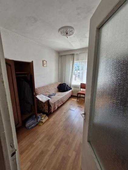 Apartament 3 camere - Comanesti, central. - 13