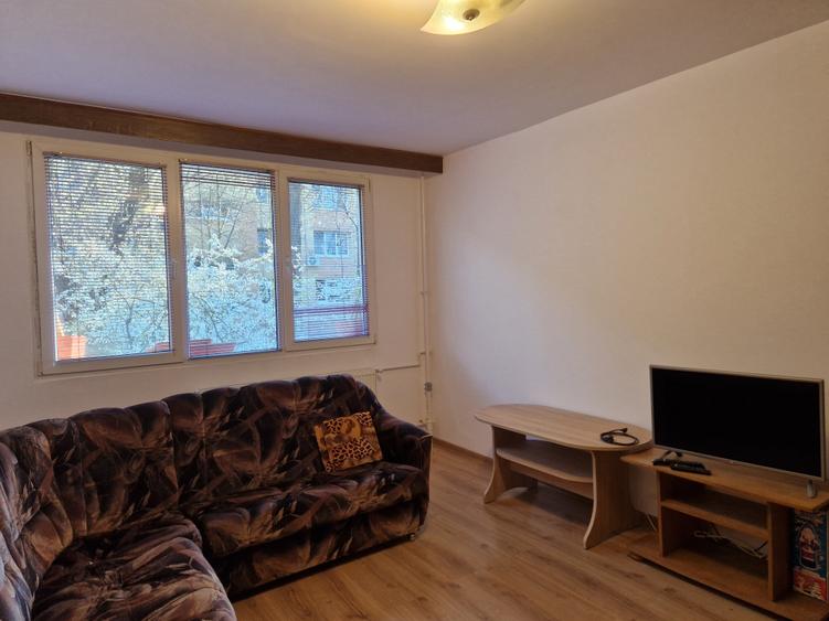 Dr. Tamerei- zona Complex Frigocom, parter inalt in bloc mixt de 4 etaje - 1