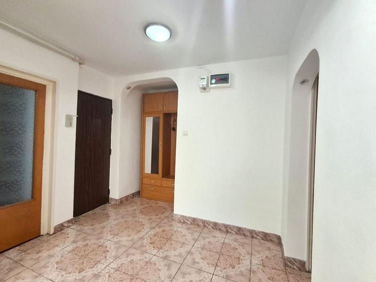 Apartament 3 Camere zona Basarabia - 1